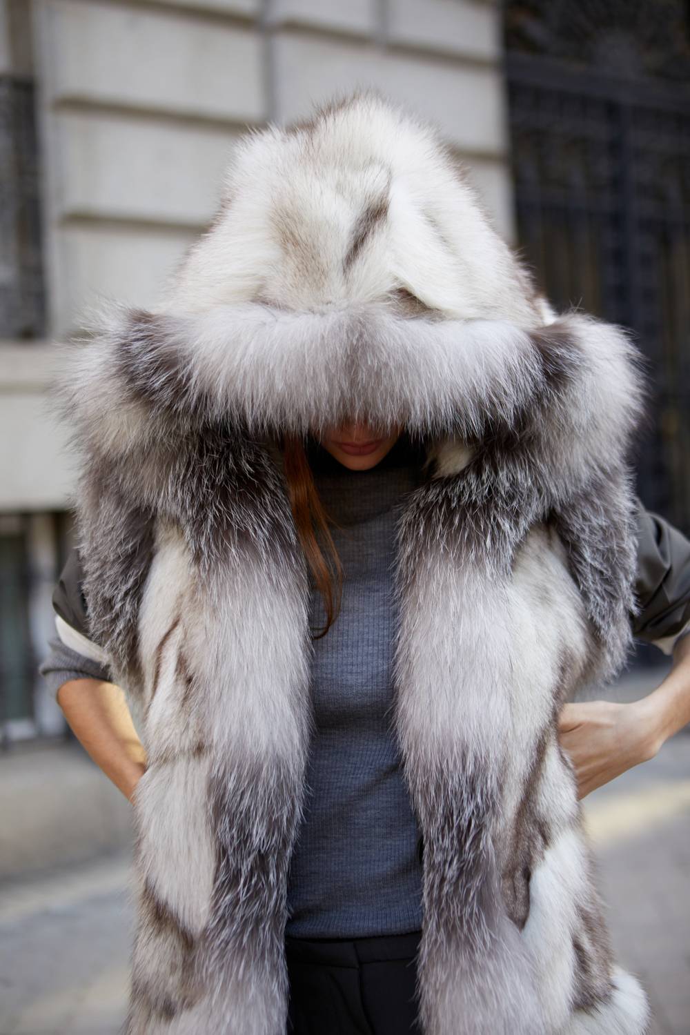 FABIOLA chaleco patchwork de zorro con capucha