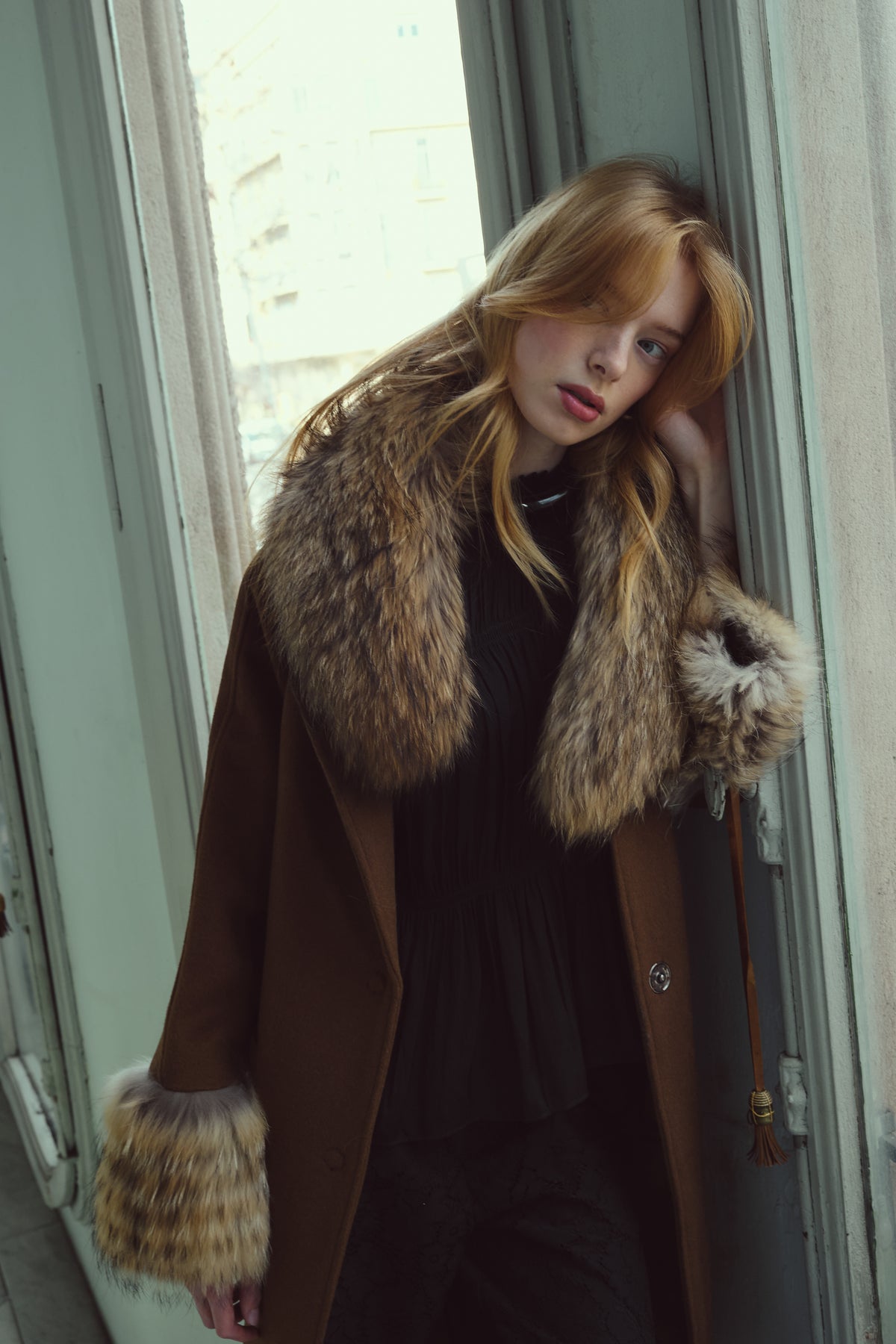 PEDRALBES CAMEL abrigo de lana camel con raccoon