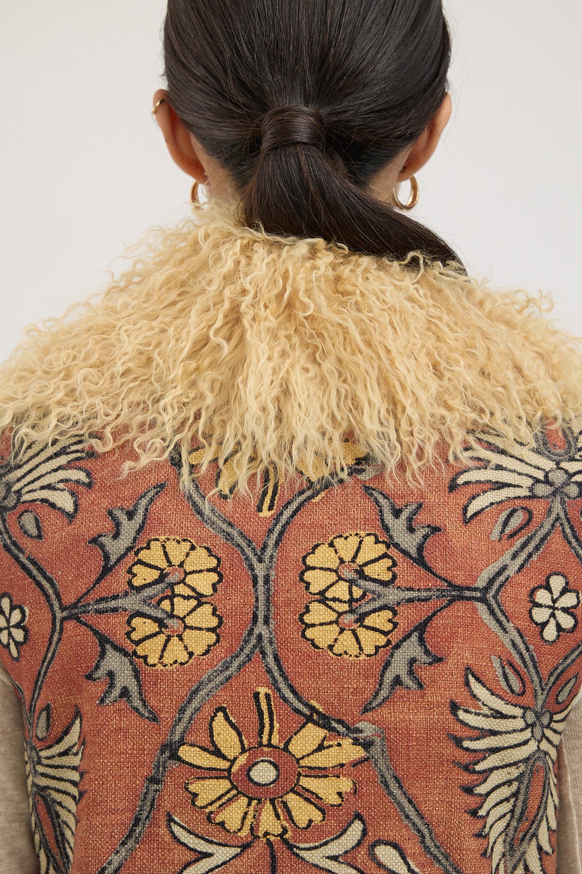 MELIDES chaleco estampado con cuello de tibet lamb