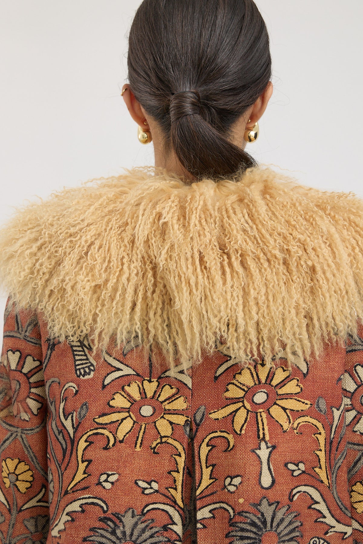 ESTREMOZ chaquetón estampado con cuello de tibet lamb