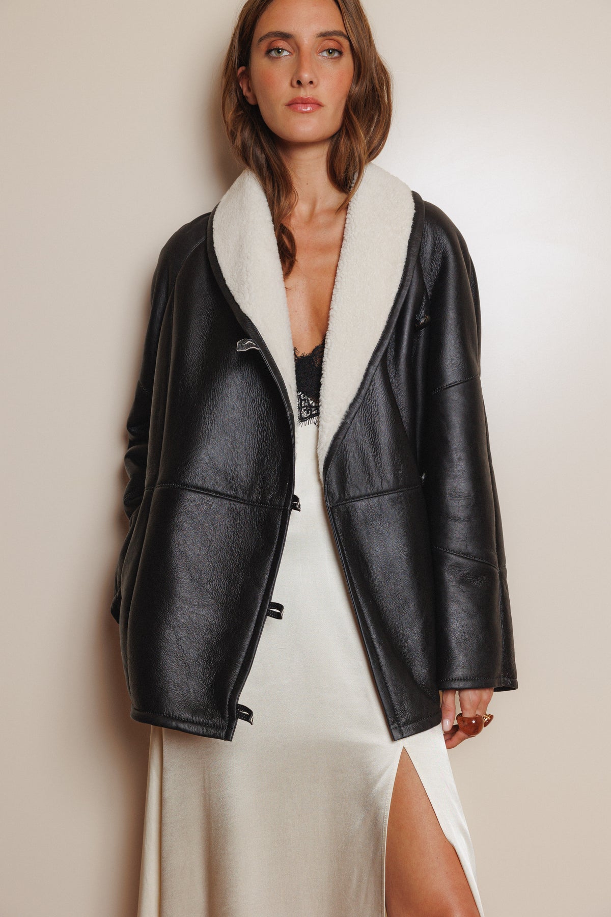 VEDRA NEGRO chaquetón de cordero oversized