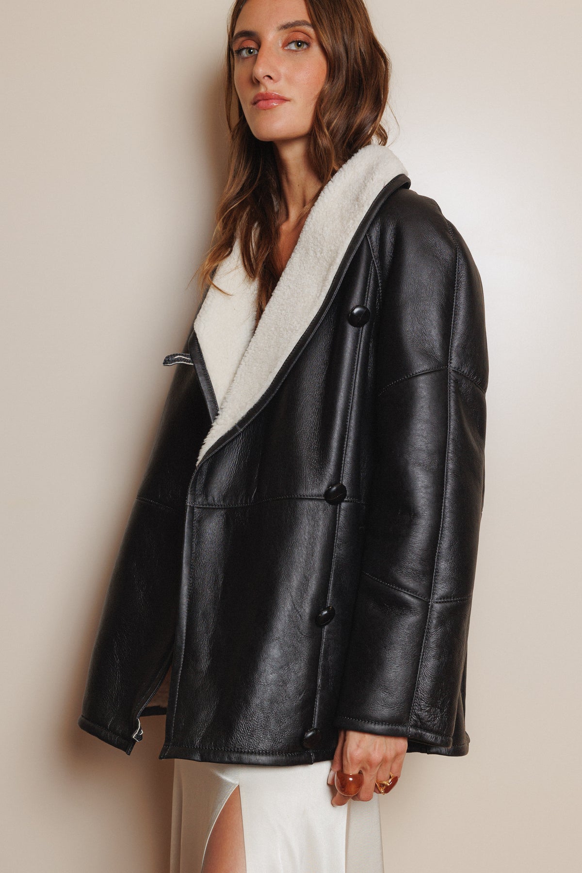 VEDRA NEGRO chaquetón de cordero oversized